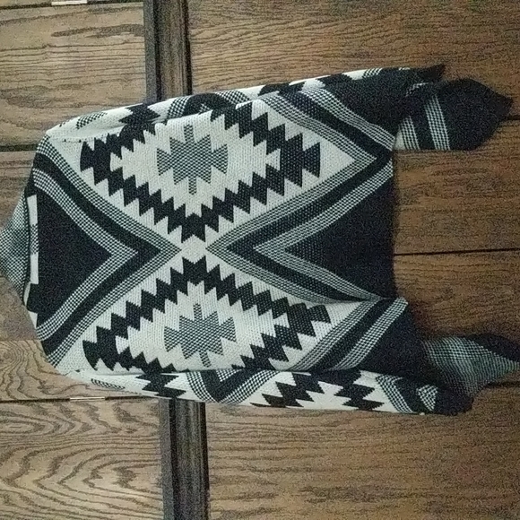 Aztec Open Cardigan Sweater - Picture 6 of 11